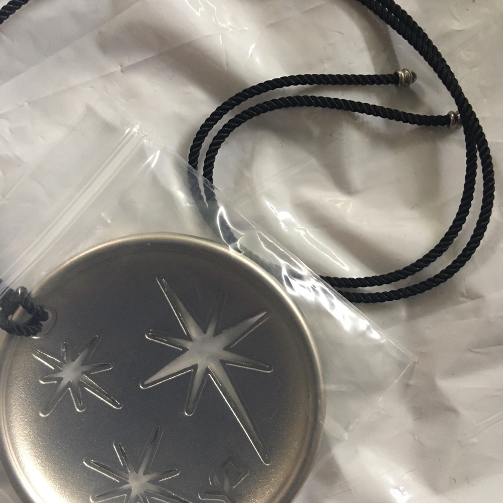 David Yurman 2022 Christmas Ornament The North Star. new with Signature Bag - Picture 8 of 10